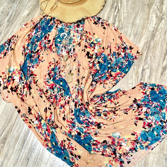Beautiful floral LOVE Stitch Gypsy floral boho cape/wrap w prairie/country vibe - Picture 10 of 11